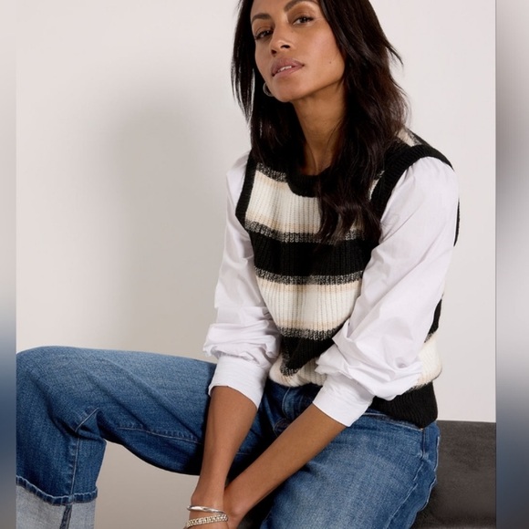 Evereve Sweaters - BOGO! Evereve Lucy Two-Fer Sweater Vest Puff Sleeve Blouse Size XS